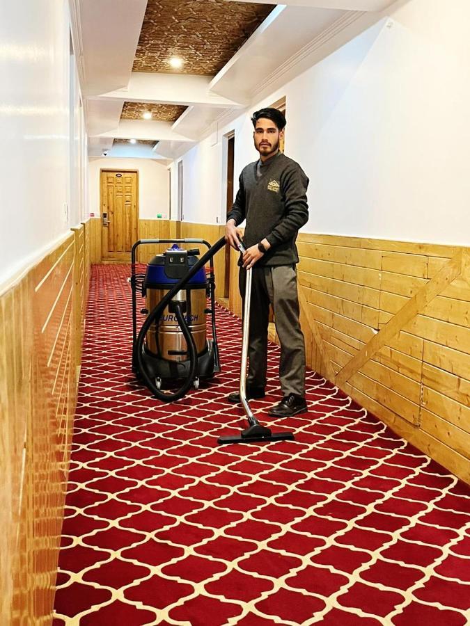 Hotel Sheen Srīnagar Buitenkant foto