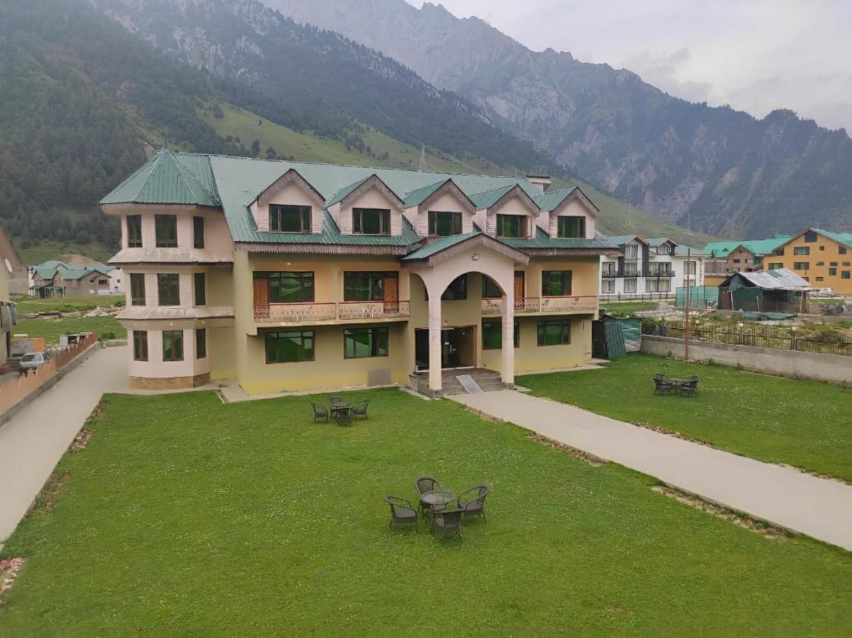 Hotel Sheen Srīnagar Buitenkant foto