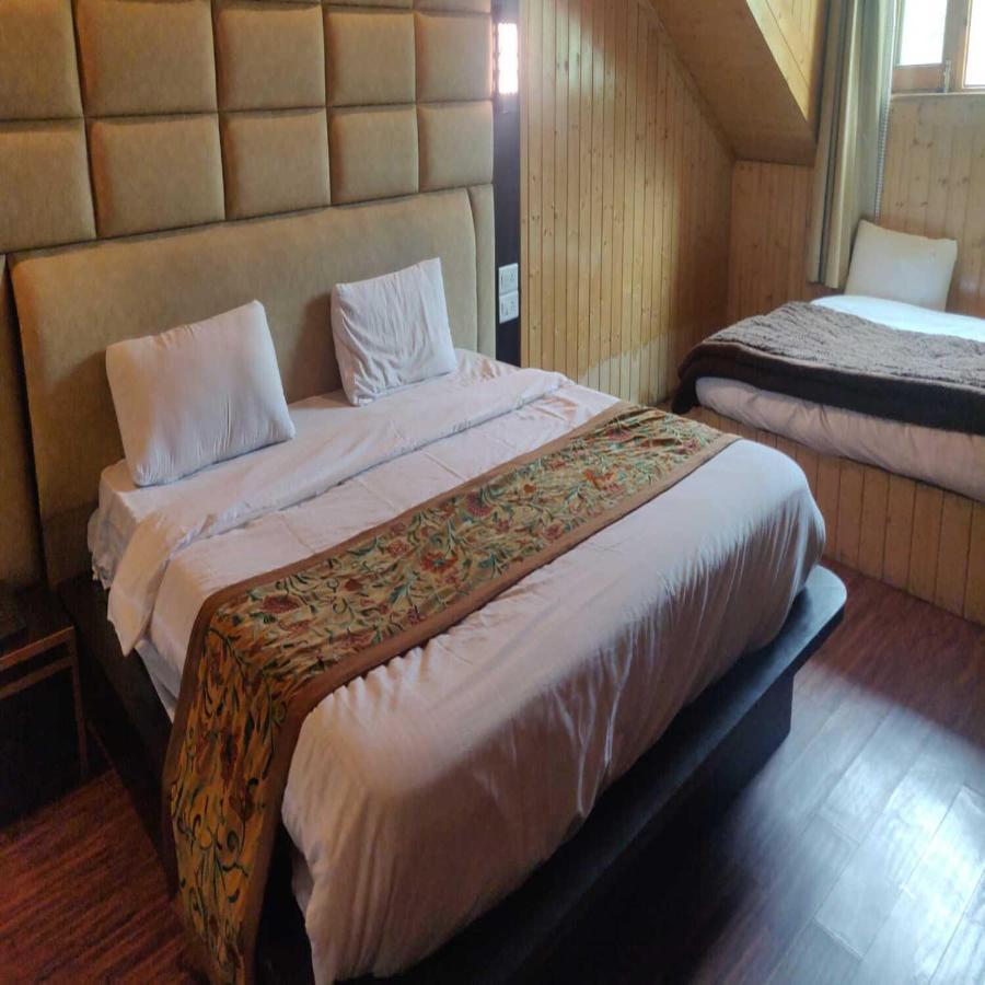 Hotel Sheen Srīnagar Buitenkant foto